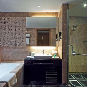 Executive Twin Executive level Guest room City view